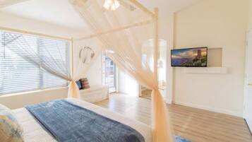 House, 5 Bedrooms | 5 bedrooms, desk, laptop workspace, iron/ironing board