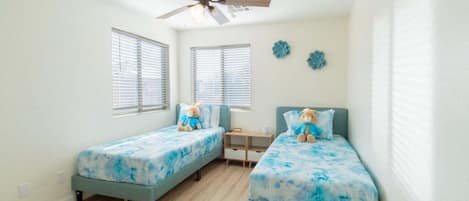 5 chambres, espace de travail pour ordinateur portable