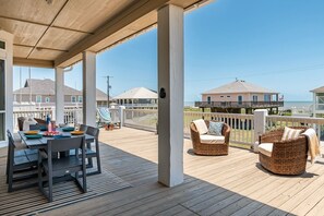 Outdoor dining - Casa Del Sol 4 Bedroom Home (Port Bolivar)