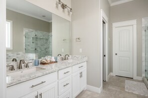 Casa, 4 habitaciones | Baño