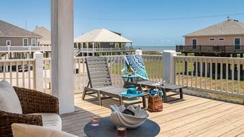 Rumah, 4 kamar tidur | Teras/patio