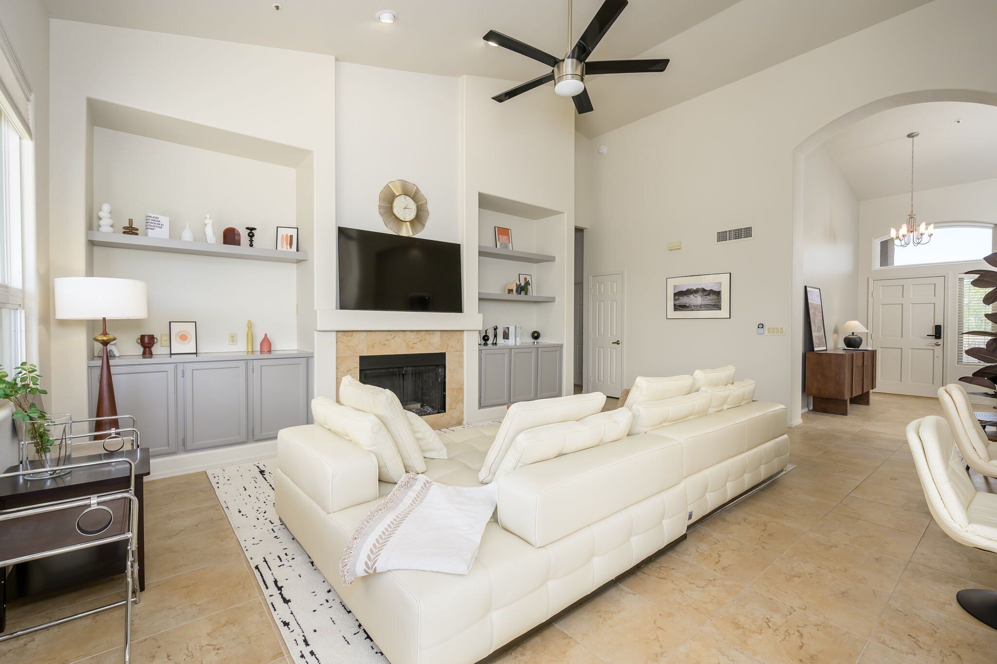 House, 4 Bedrooms | Living area | Smart TV