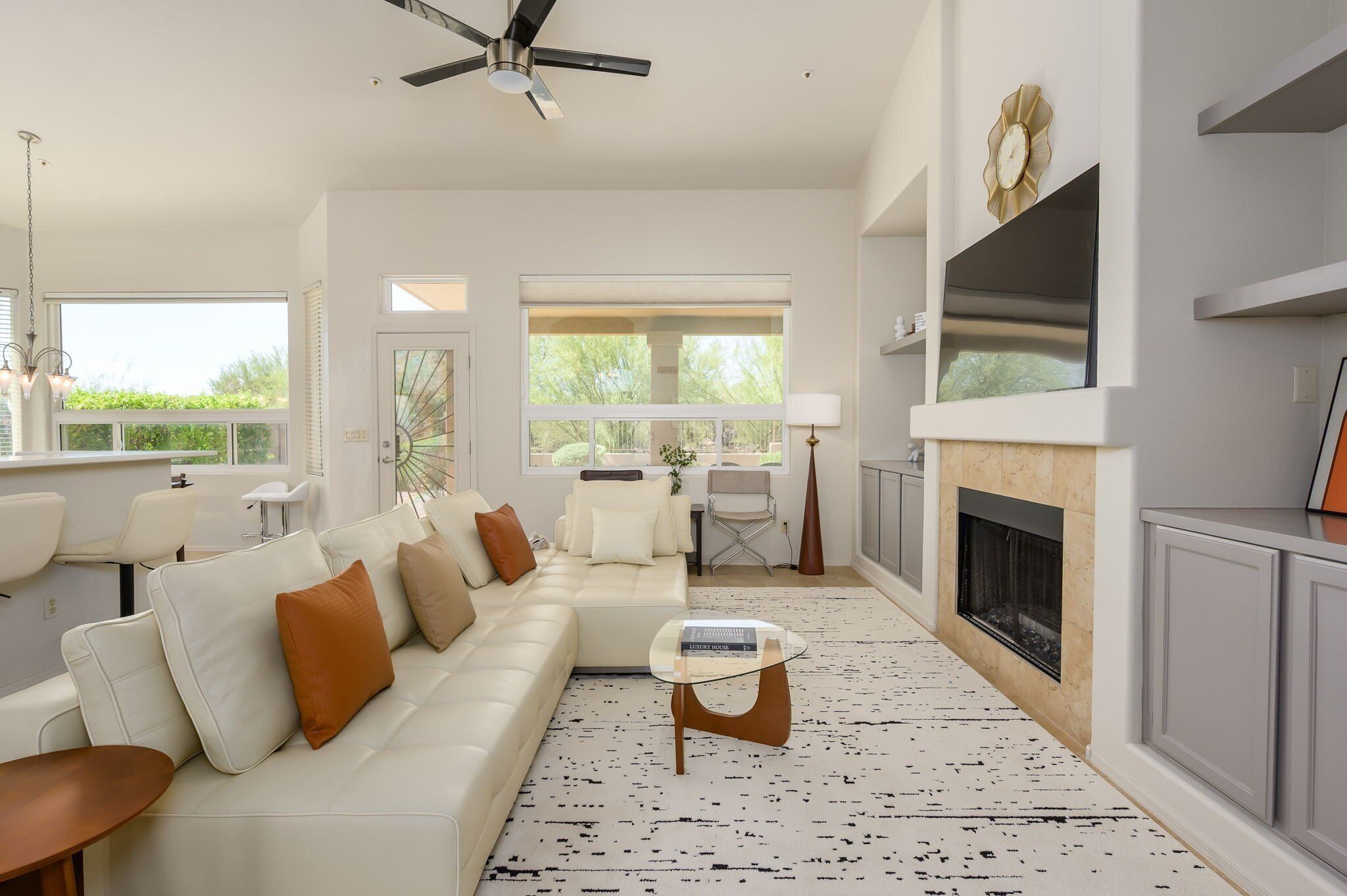 House, 4 Bedrooms | Living area