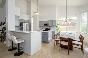 House, 4 Bedrooms | Private kitchen