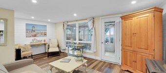 Cozy Waterfront Cottage!