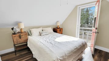 2 bedrooms, internet, bed sheets