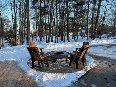 Beautifully remodeled  2-bedroom house in Marquette
Bike, Hike, & Golf the U.P.