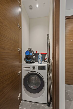 Deluxe Apartment, Balcony, City View | Dobi