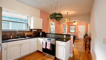 Microondas, horno y parrilla de estufa