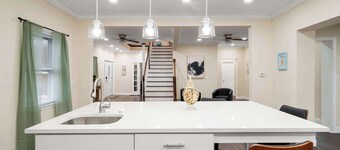 Family Oasis Pool, Firepit, Creek, Near Delaware