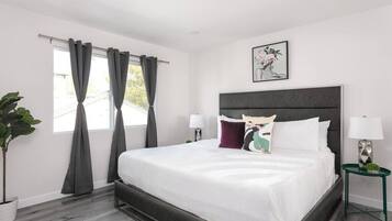 3 makuuhuonetta, silitysrauta/-lauta, Wi-Fi, vuodevaatteet