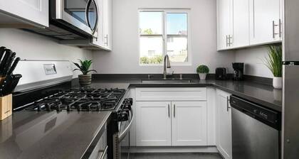 Central 3BR Apt, Near Americana