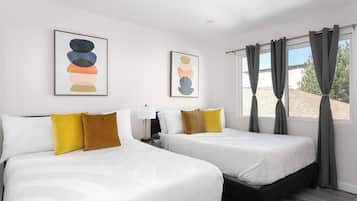 3 bedrooms, iron/ironing board, WiFi, bed sheets