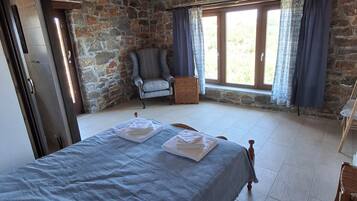 Fer et planche Ă repasser, Wi-Fi gratuit, draps fournis