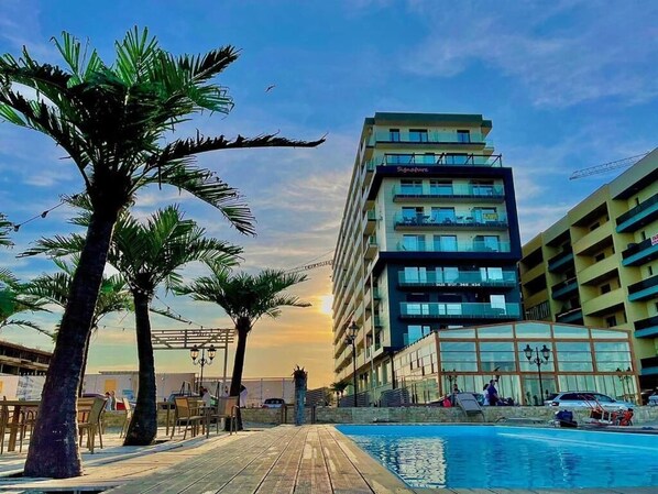 Seasonal outdoor pool