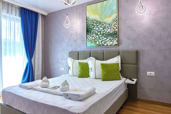 Deluxe Apartment, Balcony, Partial Sea View
