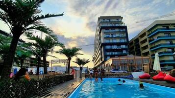 Seasonal outdoor pool