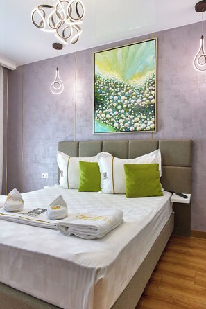 Deluxe Apartment, Balcony, Partial Sea View | Individually decorated, individually furnished, soundproofing, free WiFi - Signature Mamaia Nord (Mamaia-Sat)