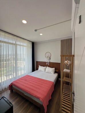 4 chambres, fer et planche à repasser, Wi-Fi gratuit, draps fournis