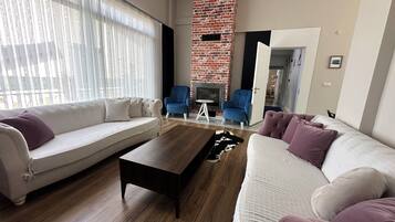 Televisión, chimenea