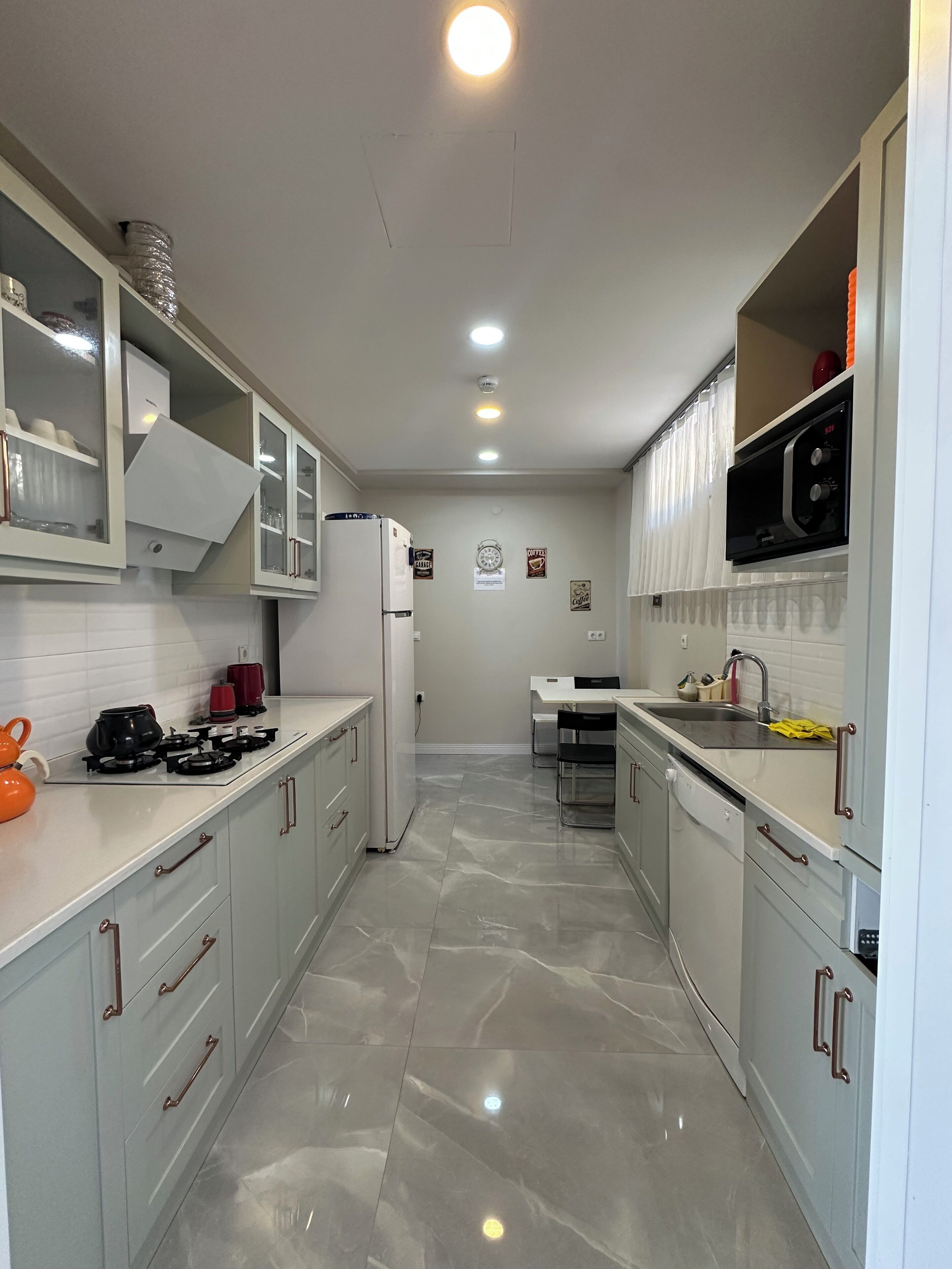 雪櫃、微波爐、洗碗機、咖啡機/沖茶器