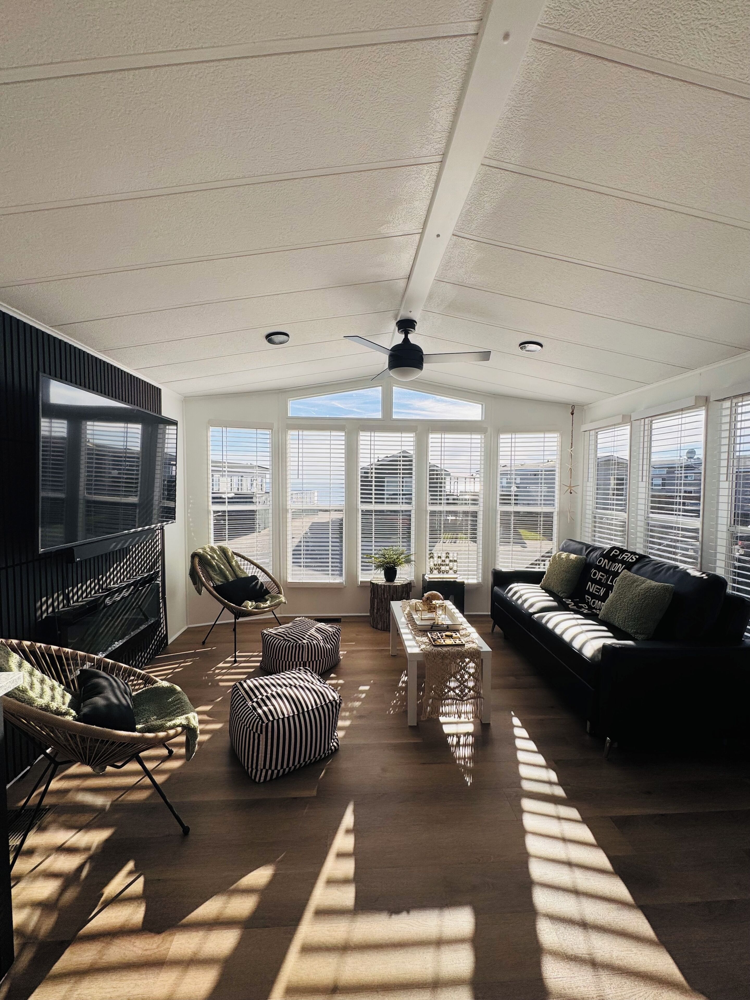 TV, fireplace, stereo