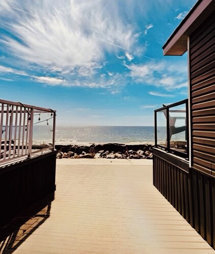 Luxury Lakeview Modern 3 Bedroom Cottage at Sherkston Shores.