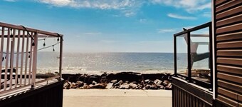 Luxury Lakeview Modern 3 Bedroom Cottage at Sherkston Shores.