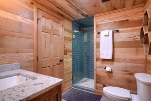 Jetted bath, hair dryer, towels, toilet paper - Glamping Escapes in Logan in this Luxury Log Cabin Rental with Fire-Pit and Hot-Tub (Logan)