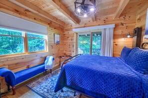 2 bedrooms, WiFi, bed sheets - Lovely Cabin Rental in Hocking Hills, for Dreamy Vacations in Logan, Ohio (Logan)