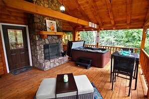 屋外ダイニングエリア