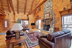 TV, fireplace, DVD player - Traditional Vacation Cabin with a Private Hot Tub in Hocking County, Ohio (Logan)