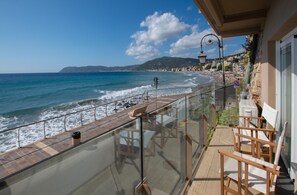 Outdoor dining - Apartment Alba Marina (Alassio)