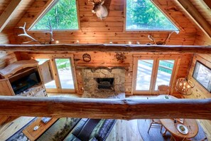 TV, DVD player, video library - Escape to Logan, Ohio, in this Wonderful Log Cabin for Four with a Hot Tub and Pond (Logan)