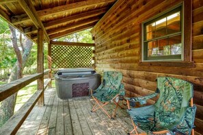 Terrace/patio - Escape to Logan, Ohio, in this Wonderful Log Cabin for Four with a Hot Tub and Pond (Logan)