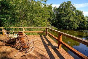 Terrace/patio - Escape to Logan, Ohio, in this Wonderful Log Cabin for Four with a Hot Tub and Pond (Logan)