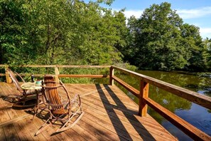 Terrace/patio - Escape to Logan, Ohio, in this Wonderful Log Cabin for Four with a Hot Tub and Pond (Logan)