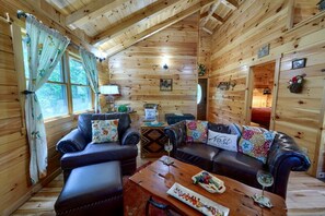 Interior - Romantic Getaways in Logan, Ohio, in this Fully-Equipped Log Cabin with Hot Tub (Logan)