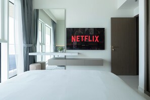 2 habitaciones, caja de seguridad en la habitación y escritorio 