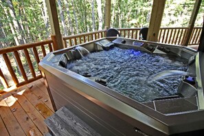 Outdoor spa tub - Stately Log Cabin with a Hot Tub Perfect for a Weekend Getaway near Columbus, Ohio (Logan)