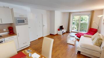 Fernseher, Stereoanlage