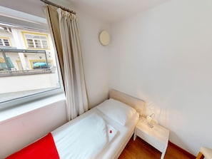 1 bedroom, in-room safe, WiFi, bed sheets