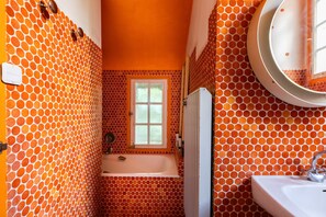 Een douche, handdoeken