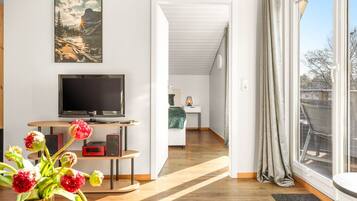 2 Schlafzimmer, Zimmersafe, Schreibtisch, Bügeleisen/Bügelbrett