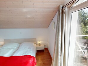 2 bedrooms, in-room safe, WiFi