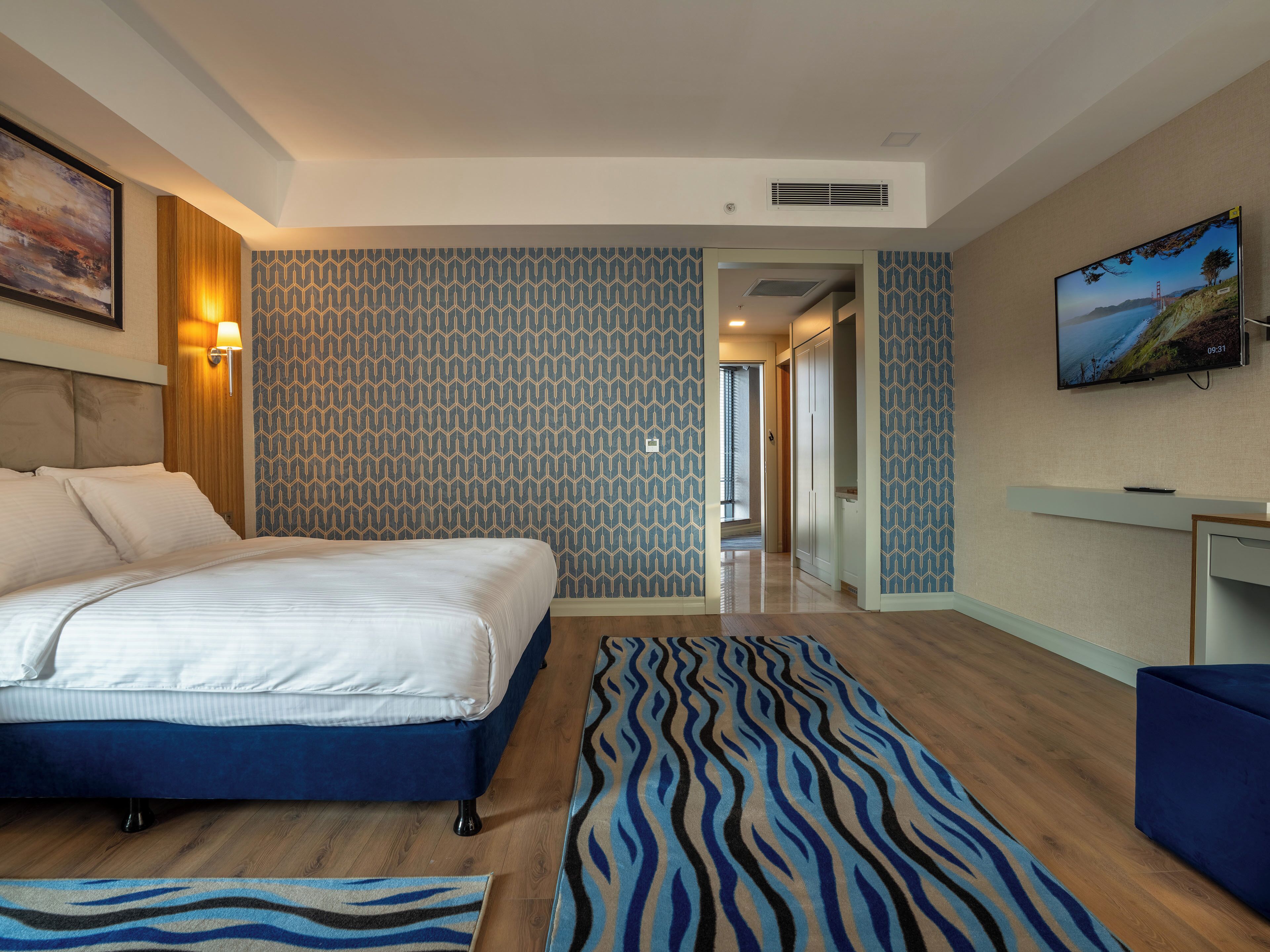 Premium Room | In-room safe, laptop workspace, iron/ironing board, free WiFi