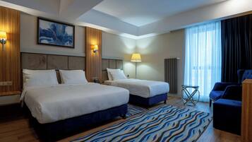 Superior Room with 1 Queen + 1 Single