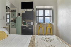 1 bedroom, iron/ironing board, WiFi, bed sheets - Studio 'Casa Bakara Estudio' with Mountain Views and Wi-Fi (Vejer de la Frontera)