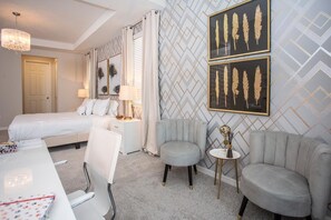 7 bedrooms, desk, iron/ironing board, travel cot