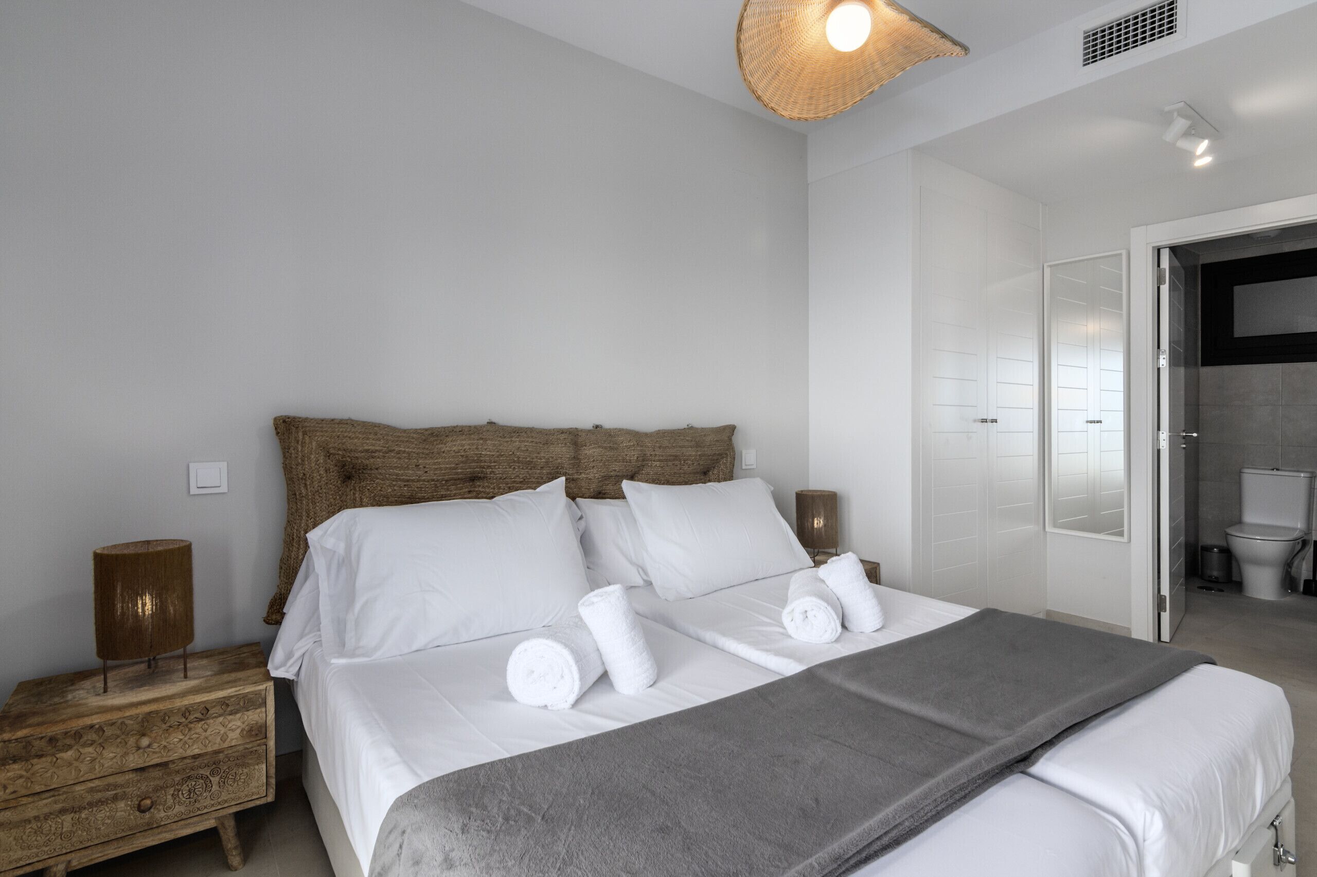 2 bedrooms, iron/ironing board, free WiFi, bed sheets